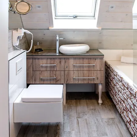 Bed and breakfast Silverton -sauna,jacuzzi,mini Silownia,bar Sezonowy, Przyjazny Rodzinom